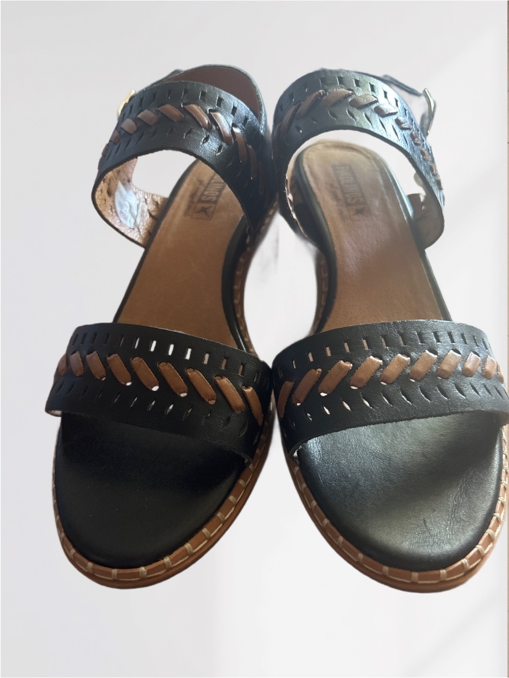 Pikolinos Blane Size EU 39 or US 8.5 Black Leather Braided Strap Sandals